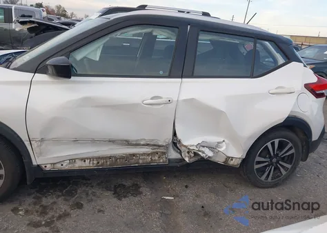 2019 Nissan Kicks Sv z USA, uszkodzony, nr VIN 3N1CP5CU1KL563345